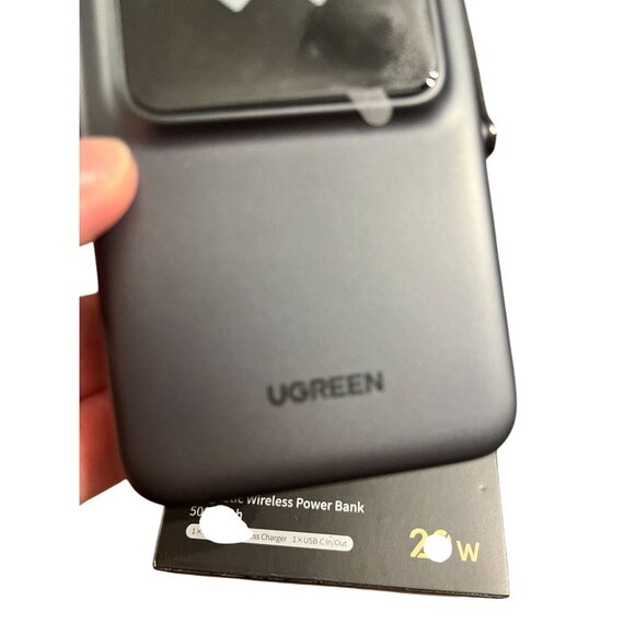 UGREEN Uno Magnetic Wireless Power Bank 5000mAh Wireless Portable Charger Black - Picture 5 of 11